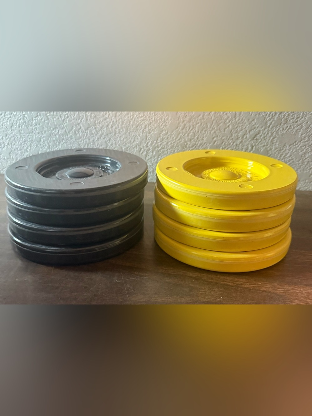 Set of 8 ARCO  Shuffleboard  Tournament Discs, Yellow and Black In box
